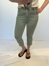 Judy Blue Mid-Rise Capri Jeans in Sage