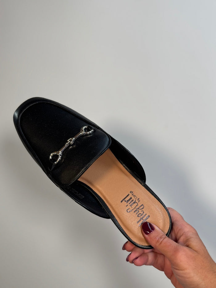 Corkys Charmer in Black